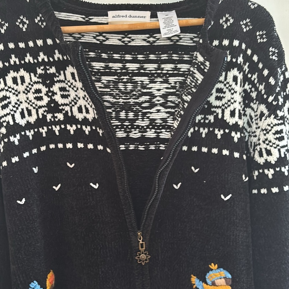 Alfred Dunner Black and White  Christmas /Winter Sweater with Skating Motif 3X - Picture 7 of 10